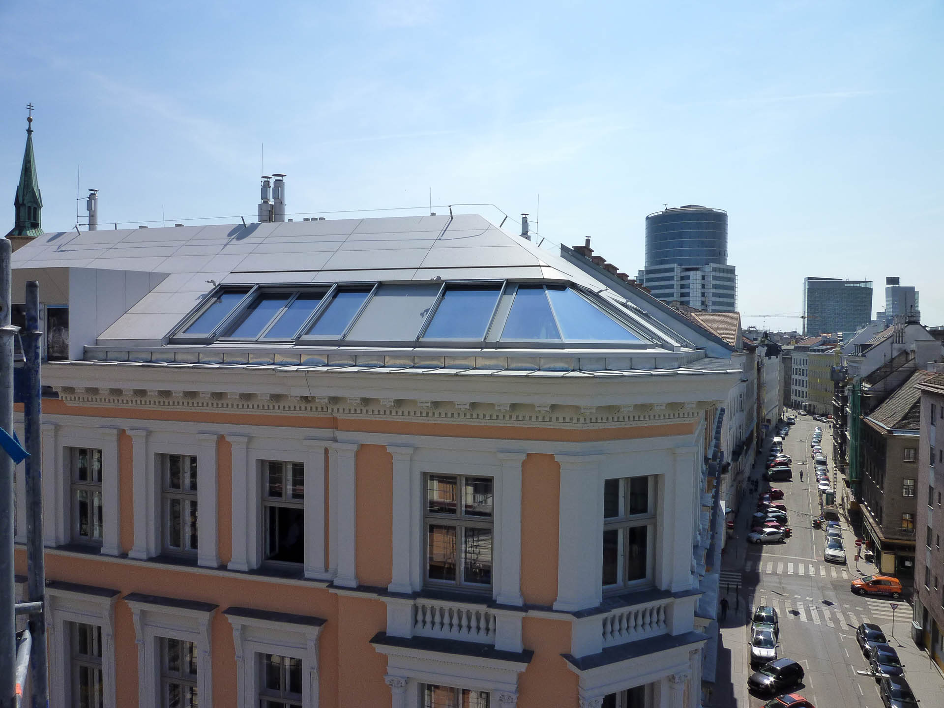 Cockpitverglasung mit Panorama Dachfenster in Wien (Objekt 1113).